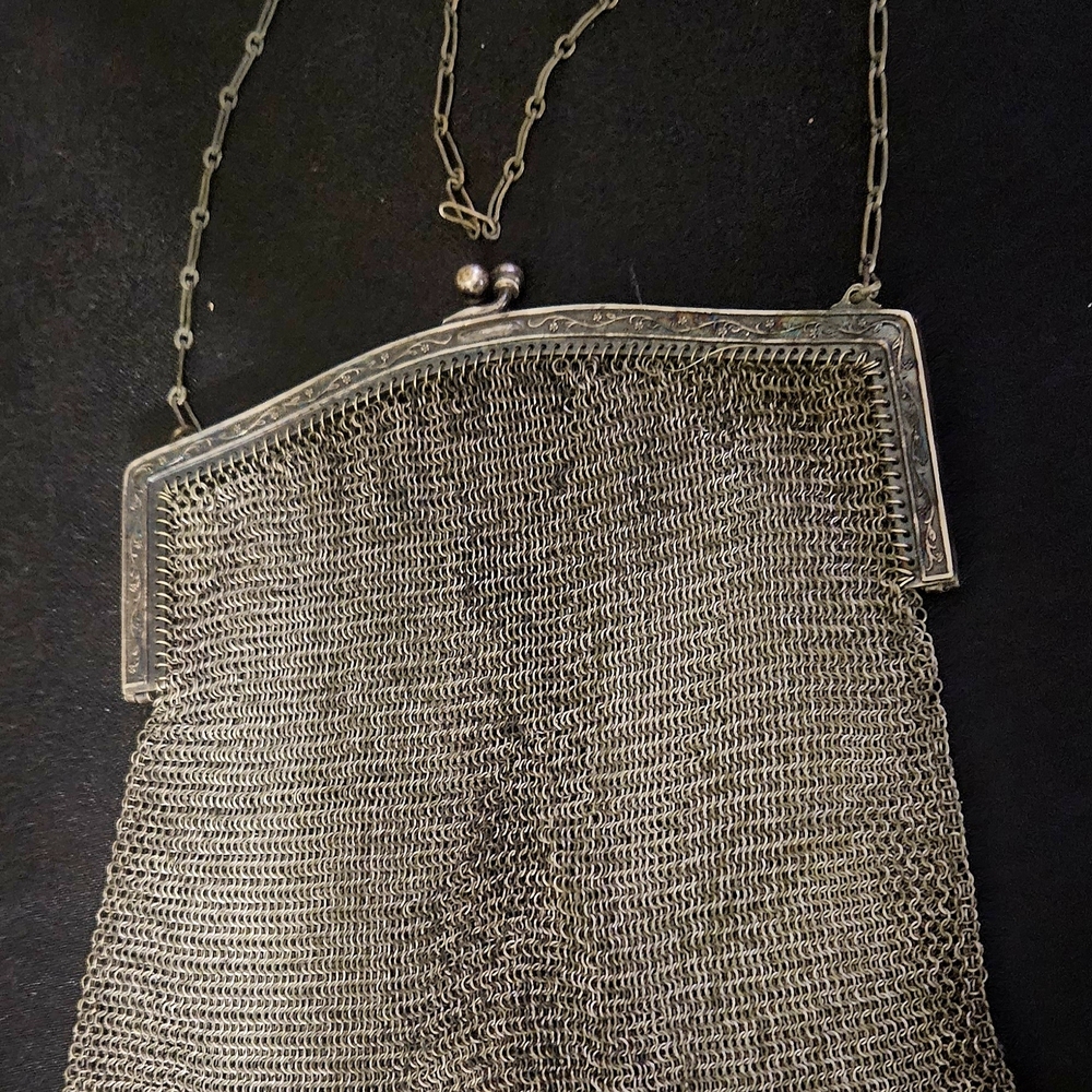 Elegant Silver Chainmail Evening Bag